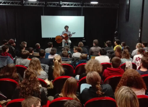 Spectacle avec les collégiens